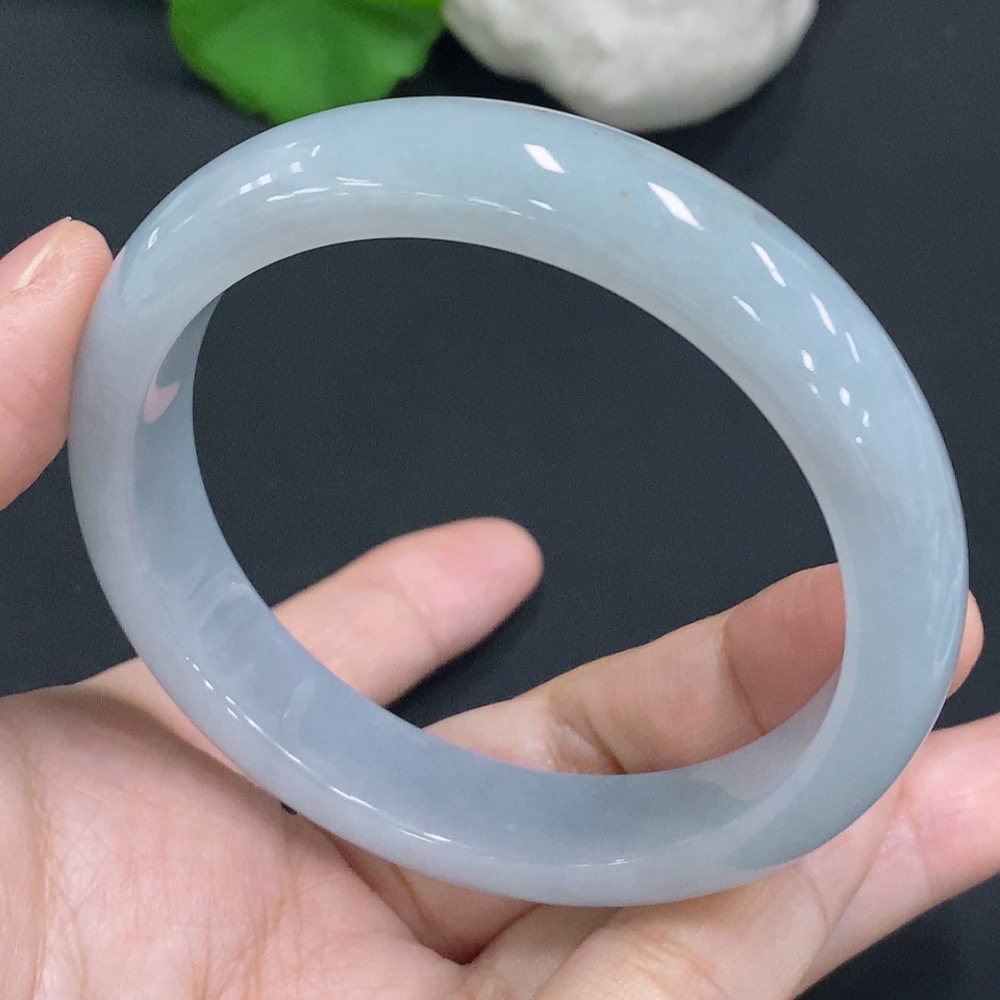 F26973721 Jadeite Regular Round Bangle, Total Weight Approx. 57.34g, Inner Diameter 58