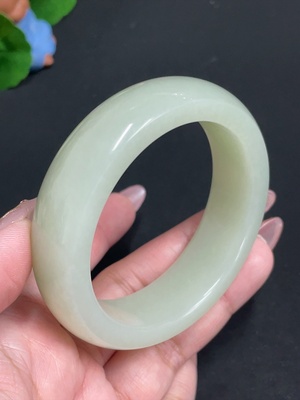 H26000114 Hetian Jade Round Bracelet Size 56.2 Total Weight Approx. 84.3g