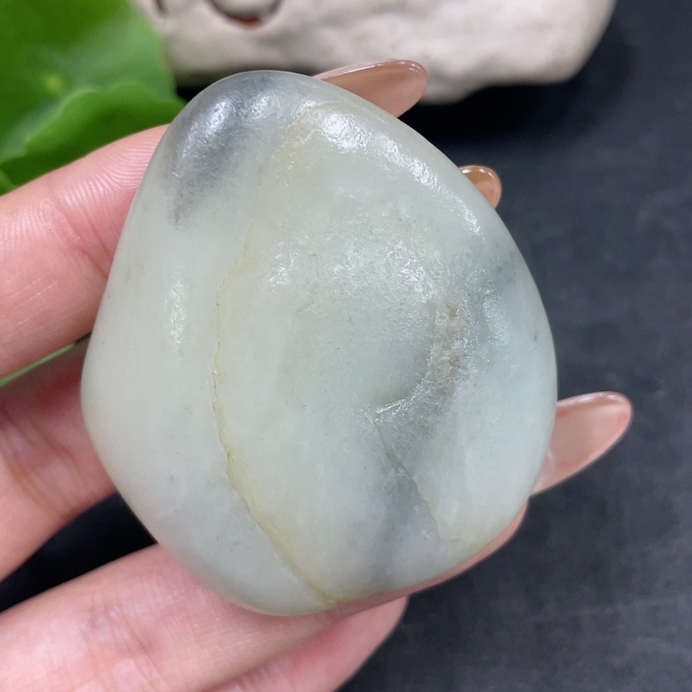 H32823308 Hetian Jade  Undetermined skin color origin  Total weight about 63.9g