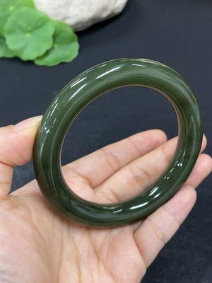 H46559535 和田玉圆条手镯    圈口59.4   货品总重约68.6g