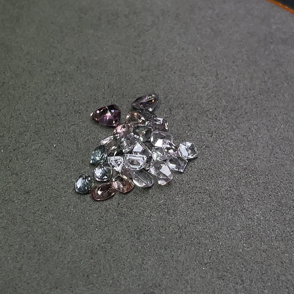 C31617860 Spinel Loose Stones Total Weight Approx. 9.78ct Sell as a Lot 20+