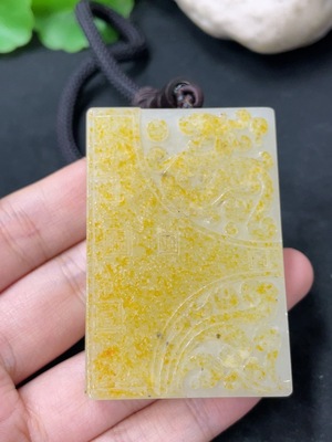 H46503216 和田玉手把件   仿古牌 皮色成因未定  货品总重约（含绳）78.2g