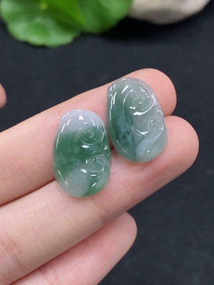 F34075294 Jadeite Ruyi Inlaid Pieces Sell as a Lot