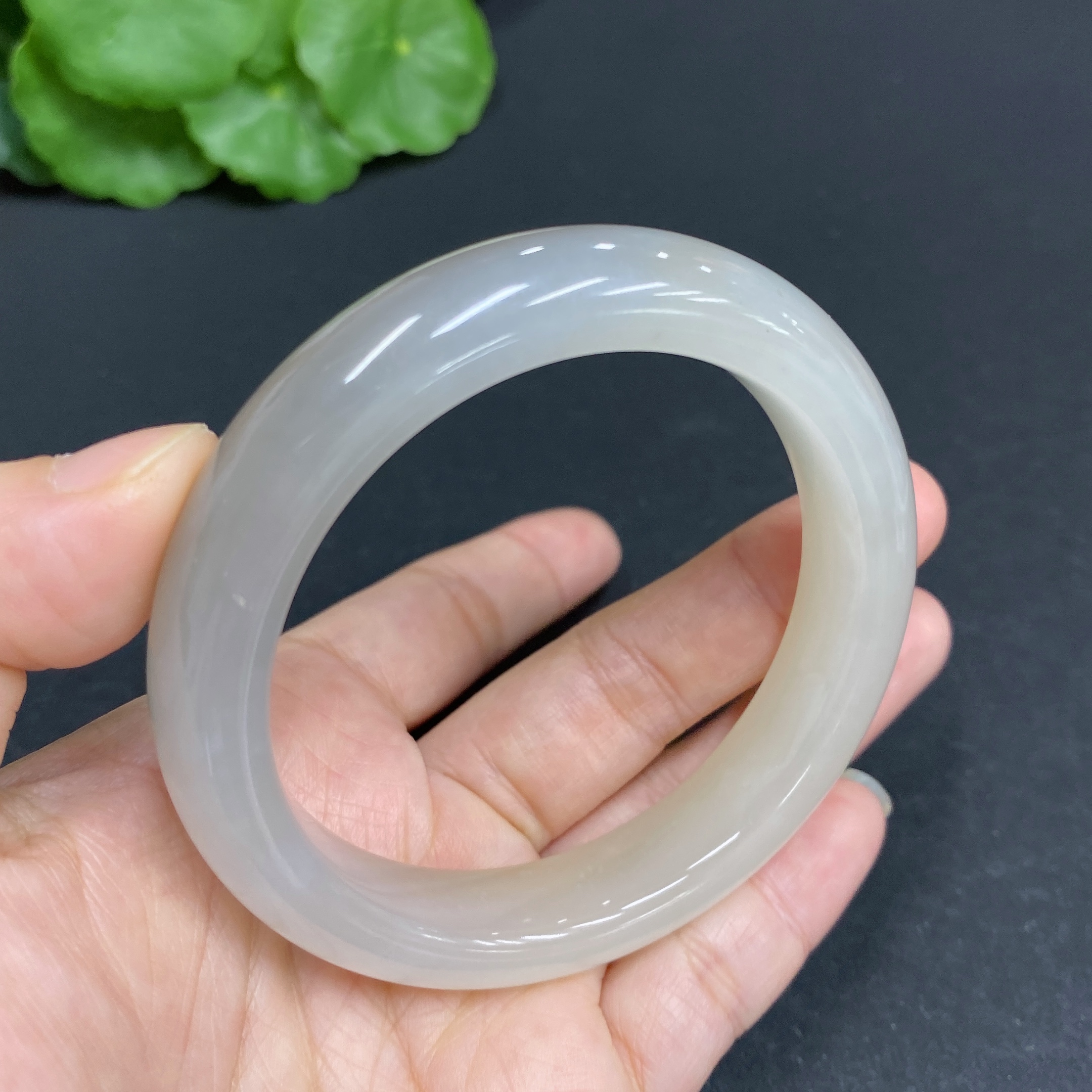 H33878908 Hetian Jade Round Bracelet Size 56.3 Total Weight Approx. 57.1g