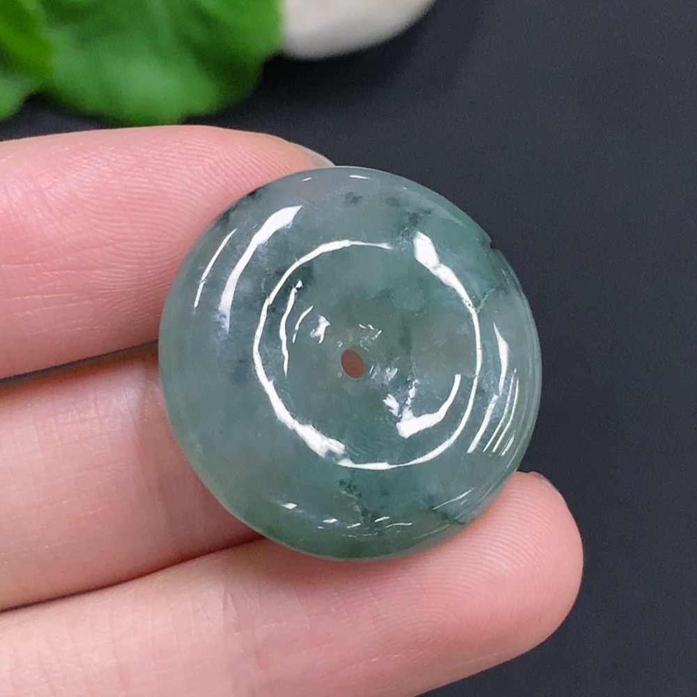 F35160197 Jadeite Peace Knot Total Weight Approximately 8.1g