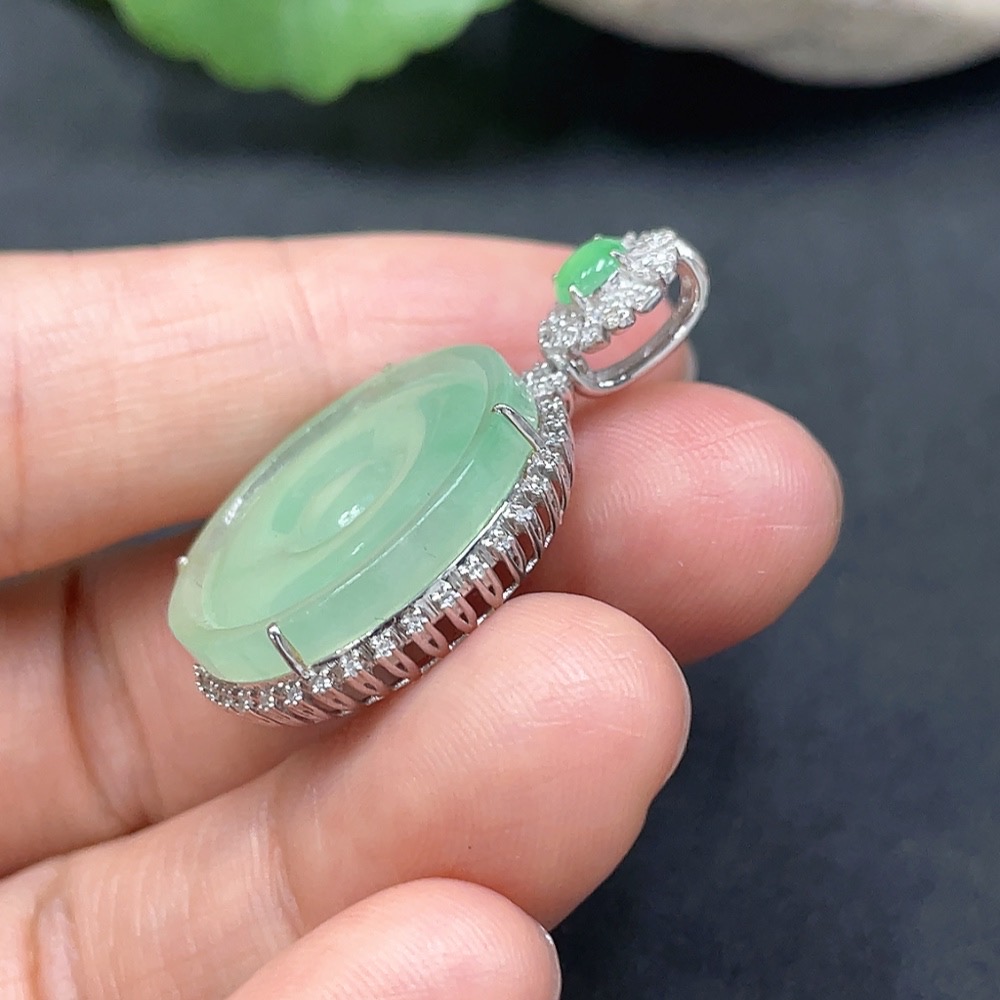 F16826320 Jadeite Blessing Shell Pendant 18K Gold Inlaid Total Weight Approx. 6.45g