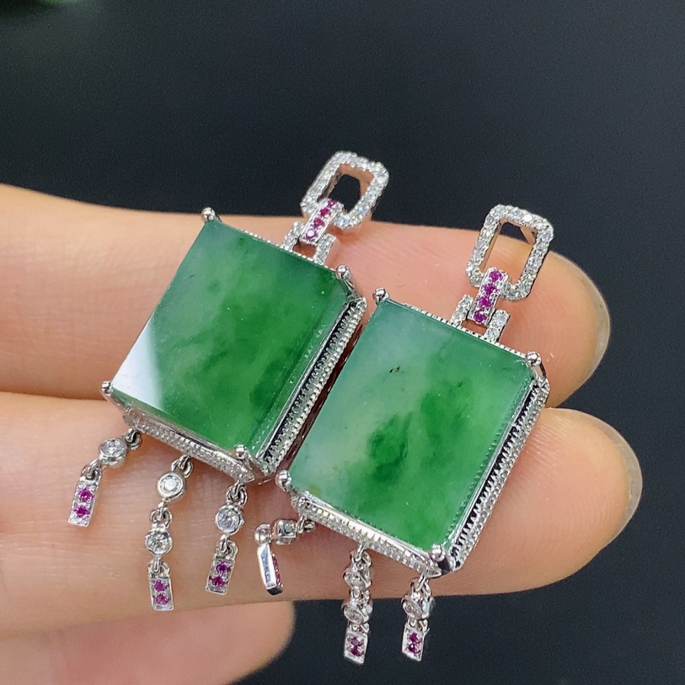 F21333589 Jadeite Inlaid Earrings (18K Gold) Approx. 8g Total Weight