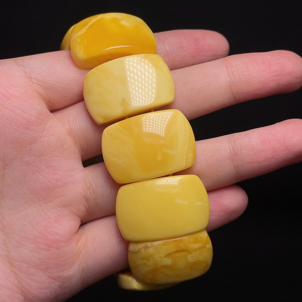 C33934478 Amber Beeswax Bracelet Total Weight Approx. 32.6g