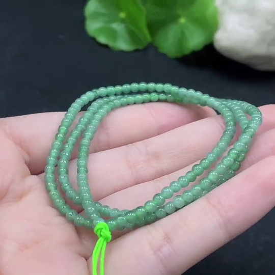 F34057467 Jadeite bead necklace approx. 3mm, total weight approx. 7.6g