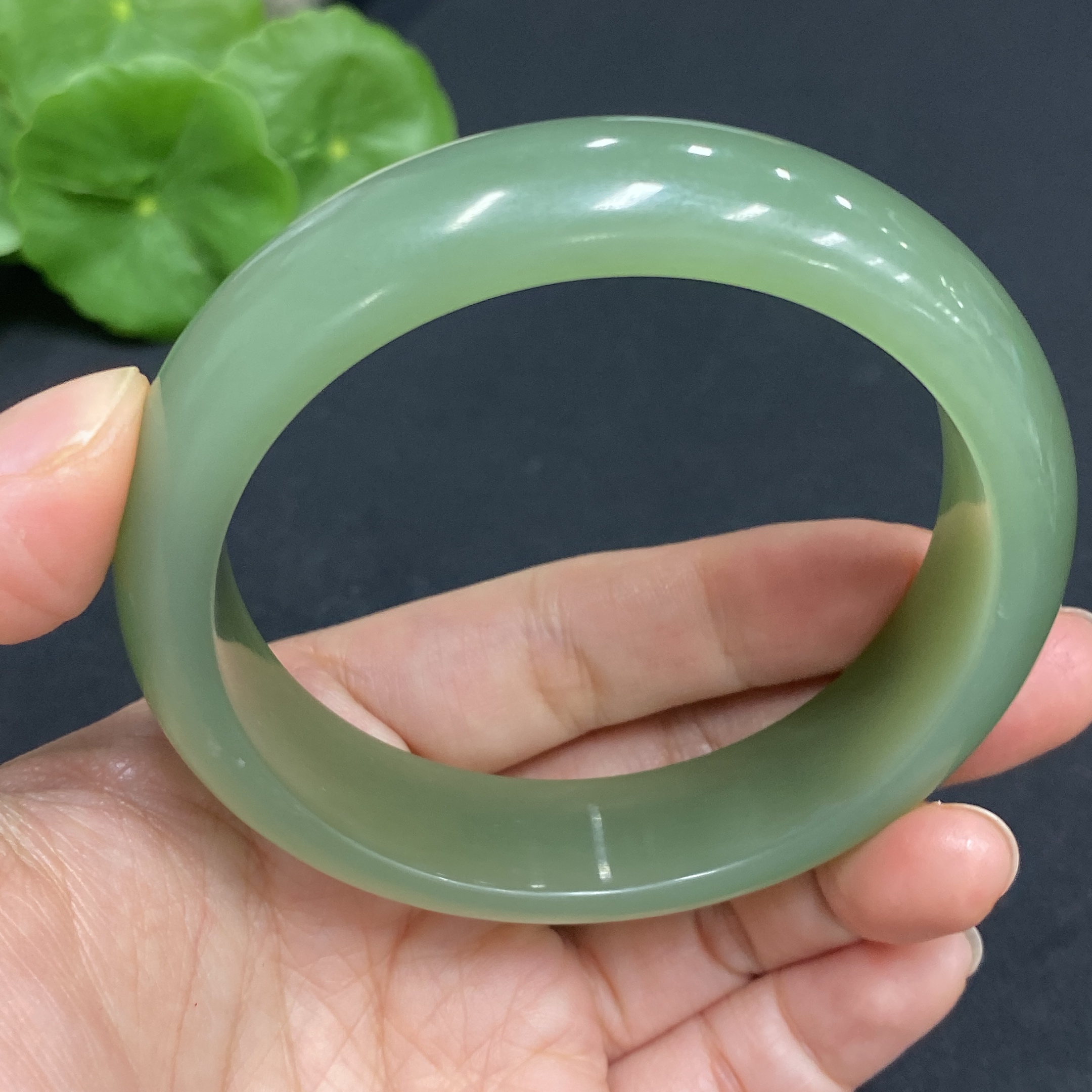 H27171505 Hetian Jade Round Bracelet  Size 59.5  Total Weight Approx.63g
