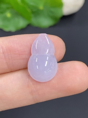 F42976065 翡翠葫芦挂件 货品总重量约2克