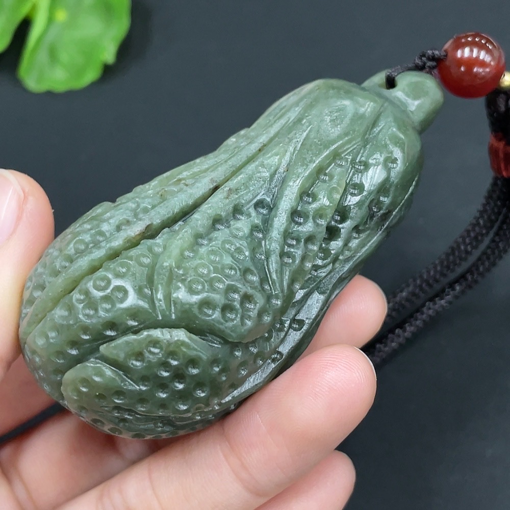 H25902229 Hetian Jade Handheld Carving  White Cabbage