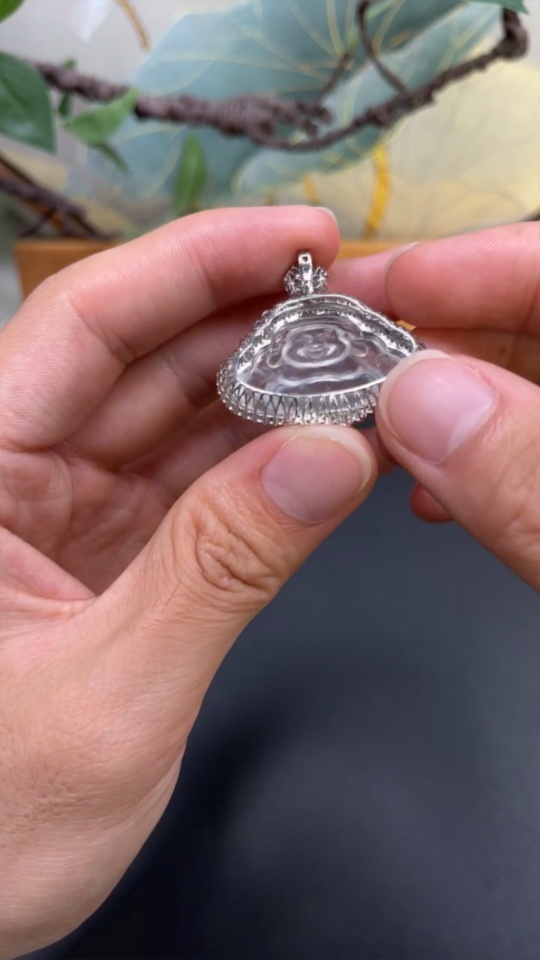 F33927642 Jadeite Buddha Pendant with 18K Gold and Diamond Accents, Total Weight Approx. 7.54g