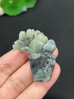 H45446142 和田玉挂件 花开富贵 货品总重约16.2g