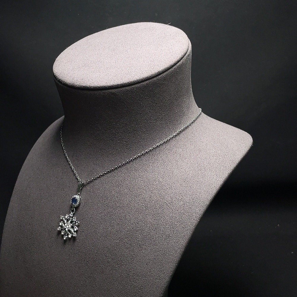 C33937071 Sapphire Necklace Total Non-Gold Weight Approx. 2.9g