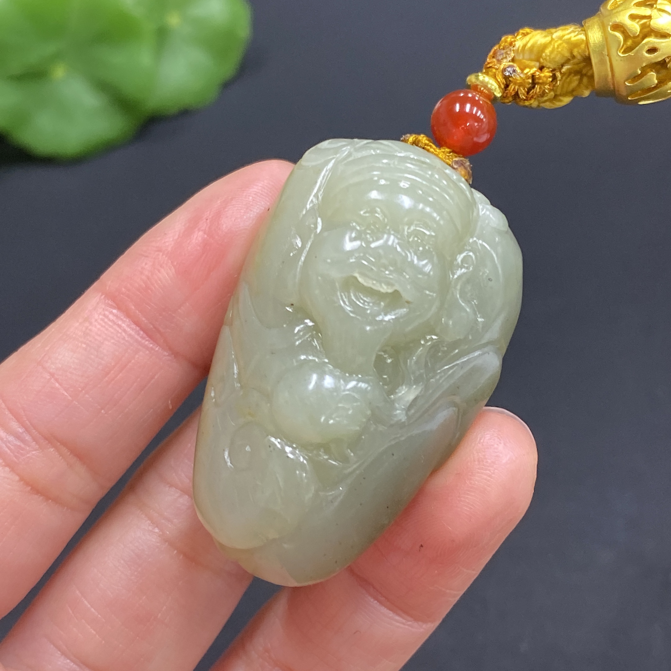 H25915040 Hetian Jade Handheld Ornament - God of Wealth