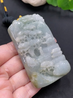 F26995794 翡翠山水牌挂件 货品总重约121.2克（含绳重）