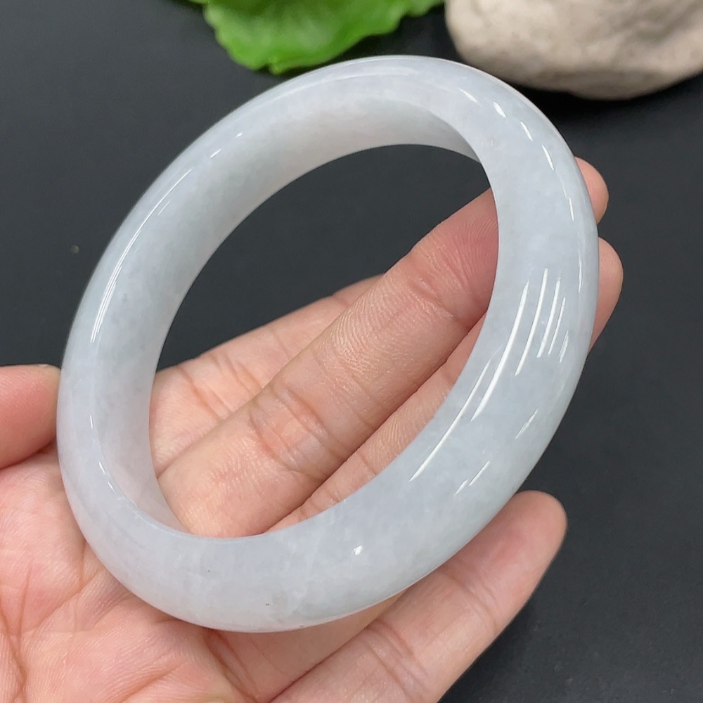 F22448936 Jadeite Round Bracelet Size 56.3 Total Weight 57.901g