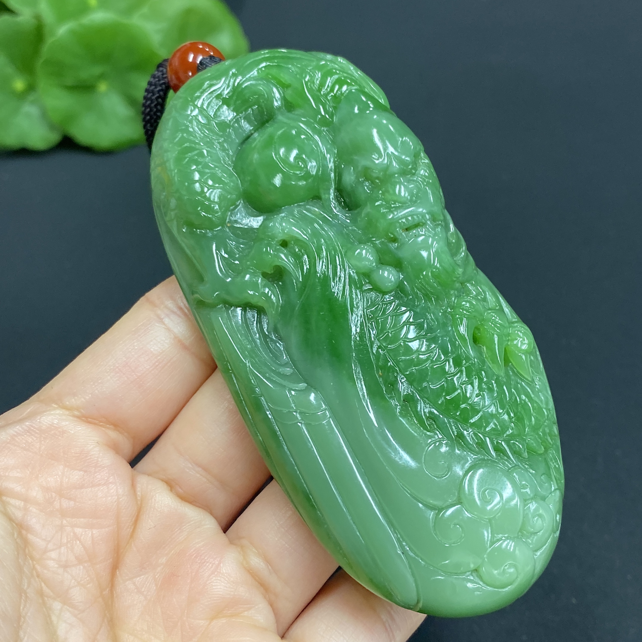 H28188370 Hetian Jade Handheld Ornament Dragon Gross Weight (including rope): 130.6g