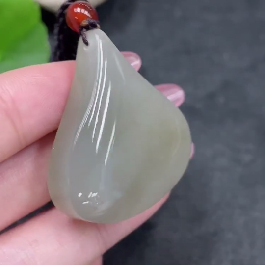 H33945092 Hetian Jade Pendant Free Form