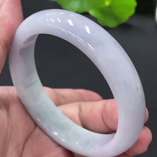F31631329 Jadeite Round Bangle