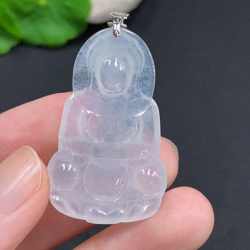 F30555920 Jadeite Guanyin Pendant with 18k Gold Clasp, Total Weight Approximately 6.7g