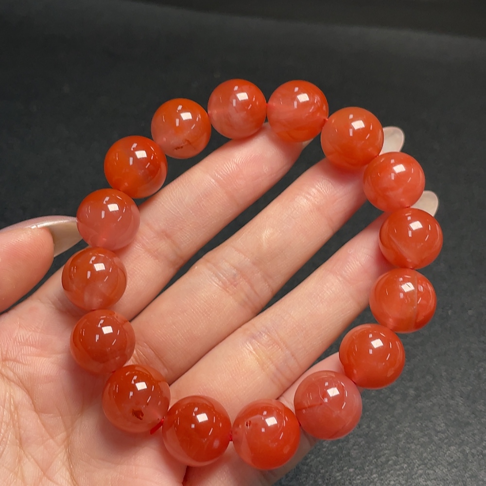 C35096194 Red Agate Bracelet with Visible Organic Matter, Total Weight Approximately 55.05g, Bead Size About 13.3mm