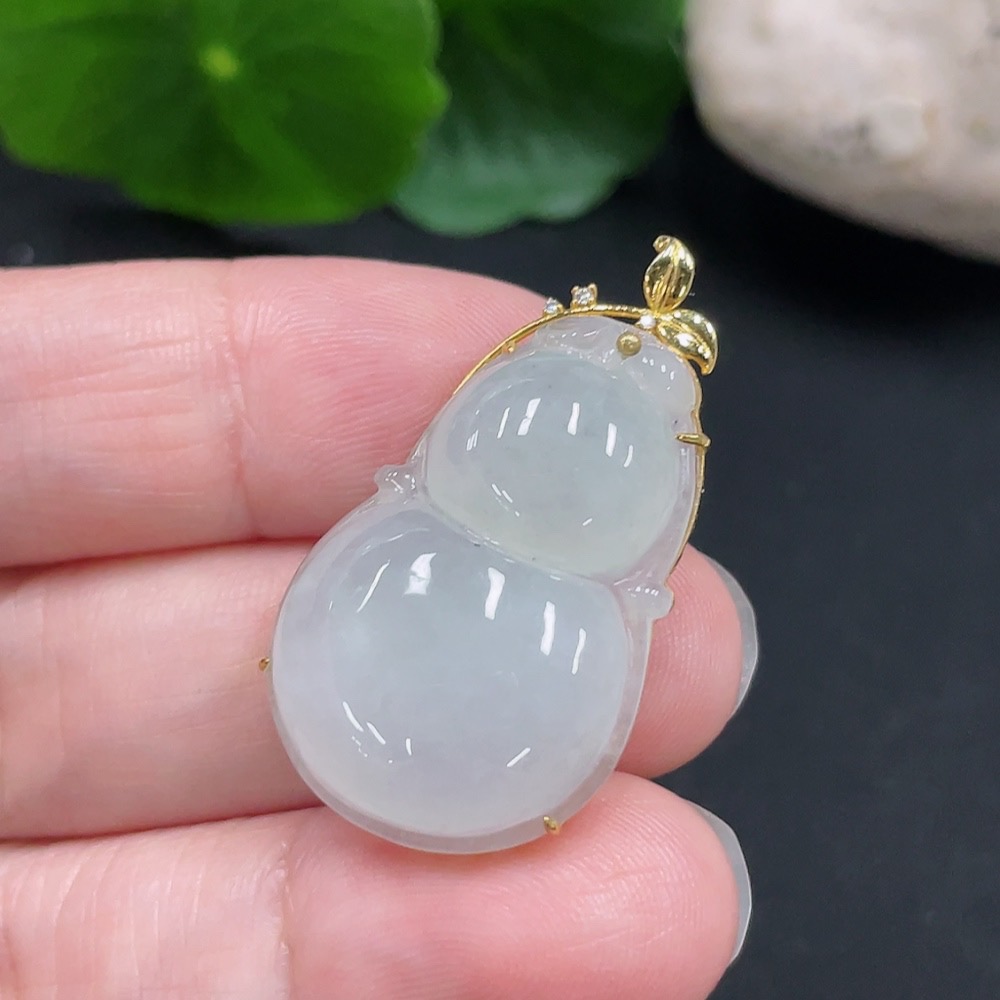 F31627061 Jadeite Gourd Pendant 18K Gold Total Weight Approx. 5.1g