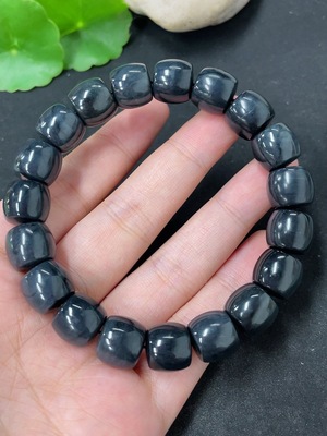 H46576117 和田玉手串  卡11.4mm左右   货品总重约53.7g