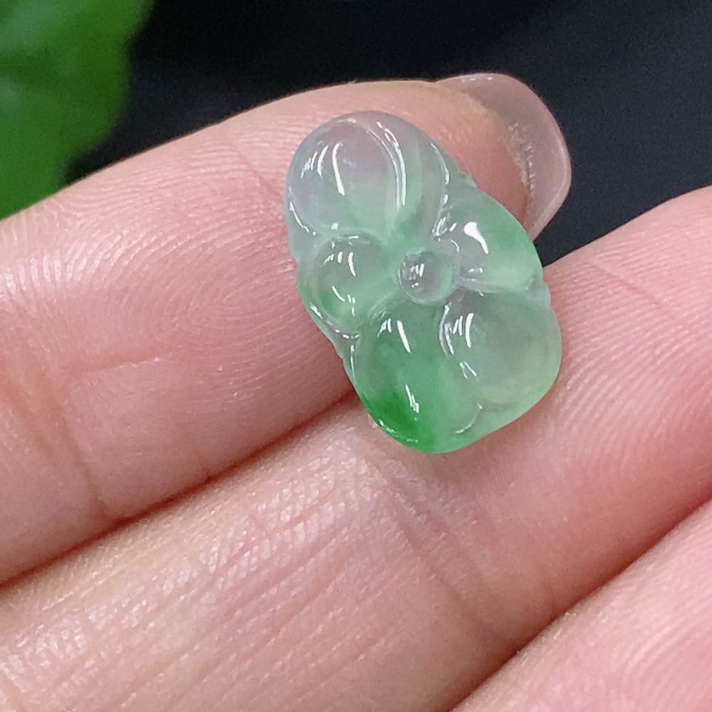 F34076117 Jadeite inlay piece, total weight approx. 0.54g