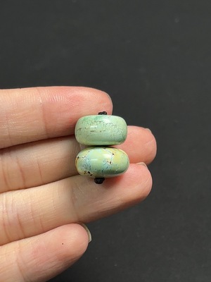 C41947674 绿松石饰品 含其他矿物成分 货品总重约4.6g 卡13.7mm左右