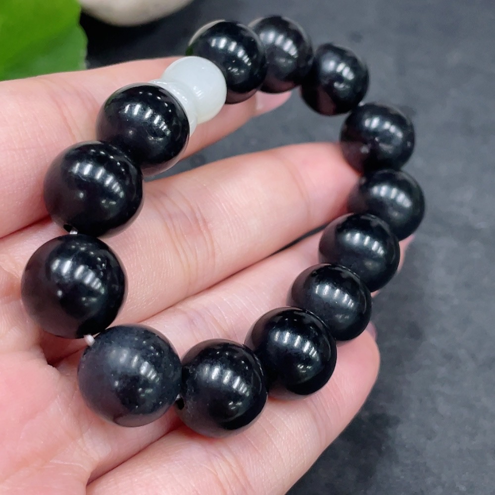 H33944392 Hetian Jade Bracelet, approx. 11.8mm, total weight about 35.1g, color origin undetermined