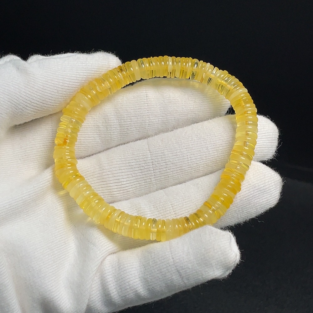C30469492 Amber Beeswax Bracelet, about 7.4mm, total weight about 7.35g