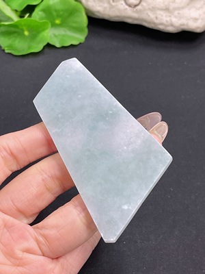 F40695117 翡翠挂件 货品总重约36.68g