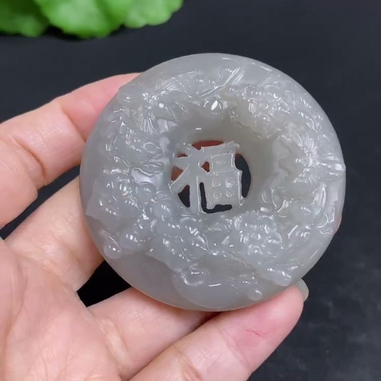 H33902717 Hetian Jade Pendant  Prosperity in Full Bloom  Total weight: approx. 54.8g