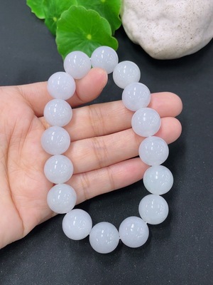F43138926 翡翠手串 卡13mm左右  货品总重约60.35g