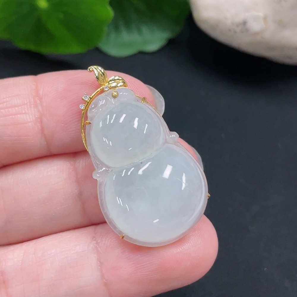 F31627061 Jadeite Gourd Pendant 18K Gold Total Weight Approx. 5.1g