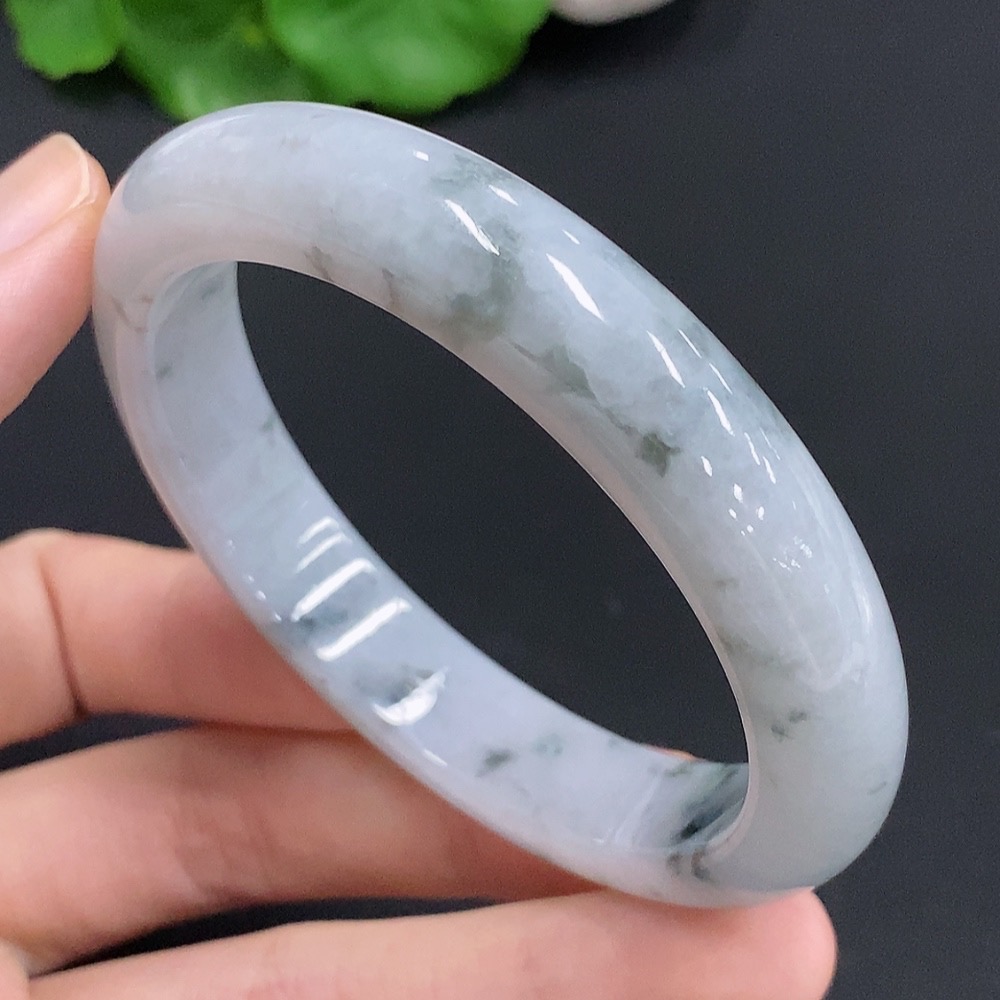 F30543391 Jadeite Regular Round Bangle