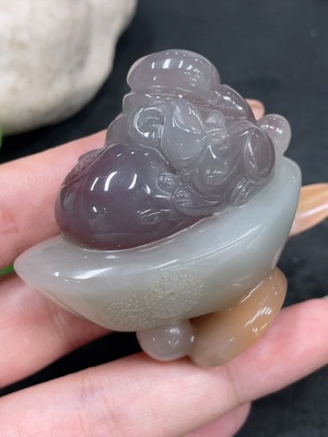 H32796559 Purple-Green Agate Handheld Carving "Wealth-Bringing Mouse