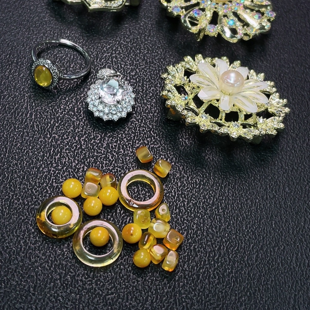 C34038032 Crystal + Amber Beeswax + Pearl Jewelry Non-Gold Total Weight Approx. 48.95g Sell as a Lot