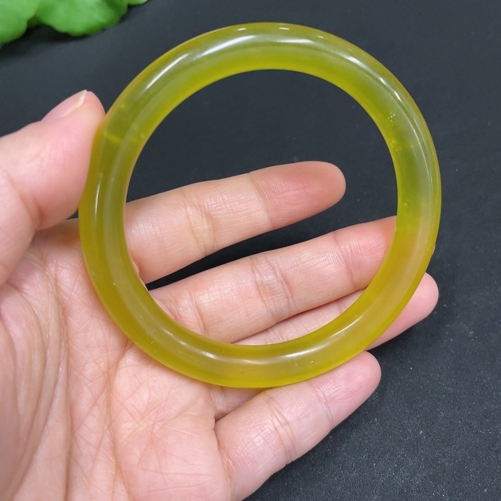 H34051866 Xiuyu (Serpentine Jade) Round Bangle