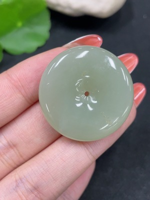 H34063581 Hetian Jade Pendant    Peace Knot    Total Weight Approx. 16.5g