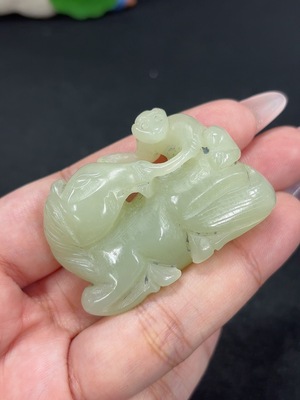 H46521223 和田玉挂件 马上封侯 货品总重约45.3g
