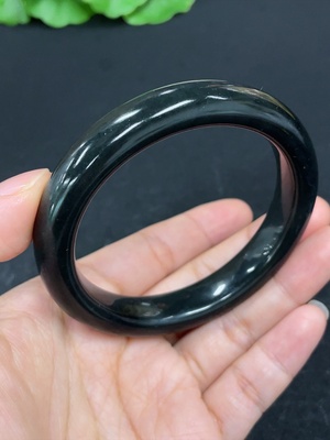 H46560504 和田玉正圈手镯    圈口54.8  货品总重约48.8g