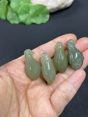 H41868399 和田玉挂件   玉兰花    货品总重约24.8g