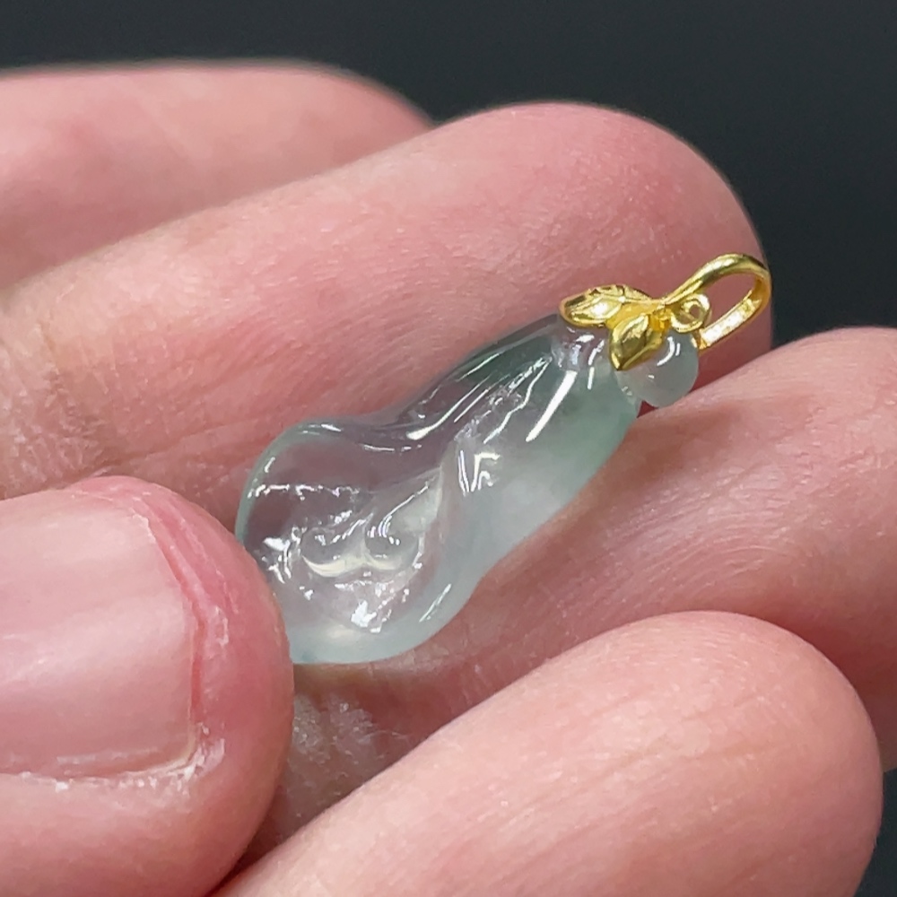 F32768552 Jadeite Magnolia Pendant with 18K Gold Bail, Total Weight Approx. 0.78g