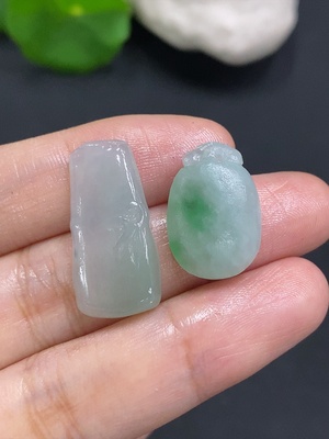 F26006149 Jadeite Pendants Sell as a Lot (Including Rough Pieces)