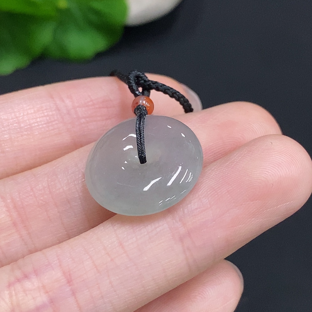 F35124944 Jadeite Peace Knot with Cord, Total Weight Approx. 5g