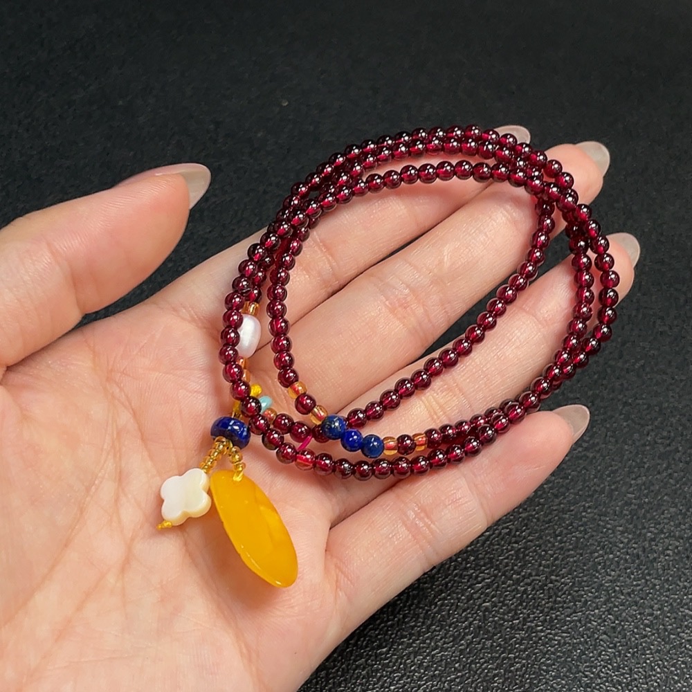 C33921016 Garnet Bead Strand Non-Gold With Possible Non-Natural Accent Stones Total Weight Approx. 16.19g Size About 3.2mm