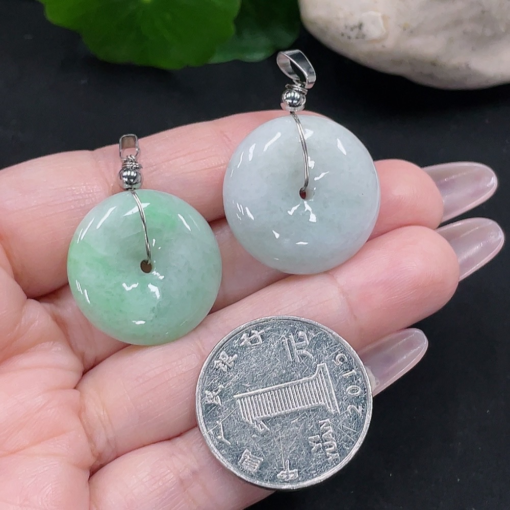 F34069648 Jadeite Peace Knot Pendant Non-Gold Inlaid